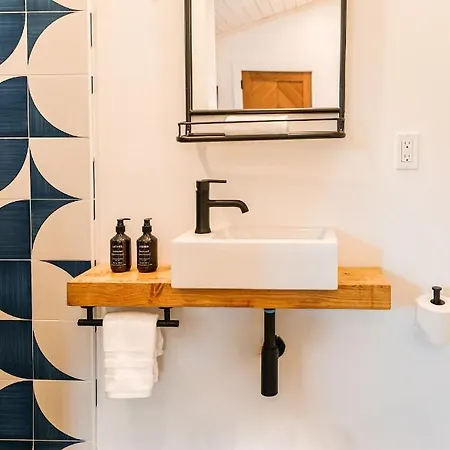 Mini Shortboard Room With A Queen Bed Stinson Beach Extérieur photo